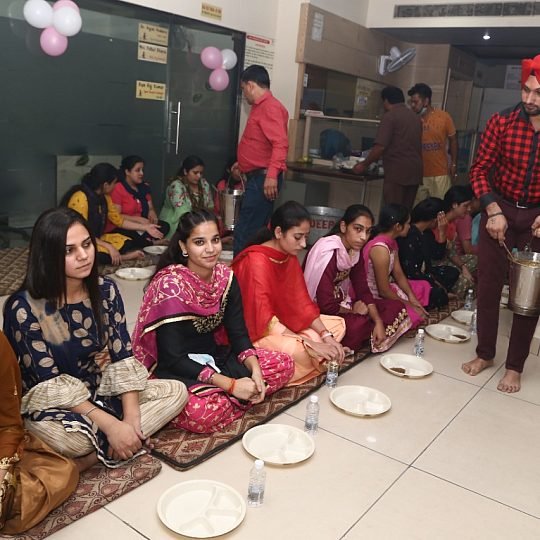Langar after the Hawan
